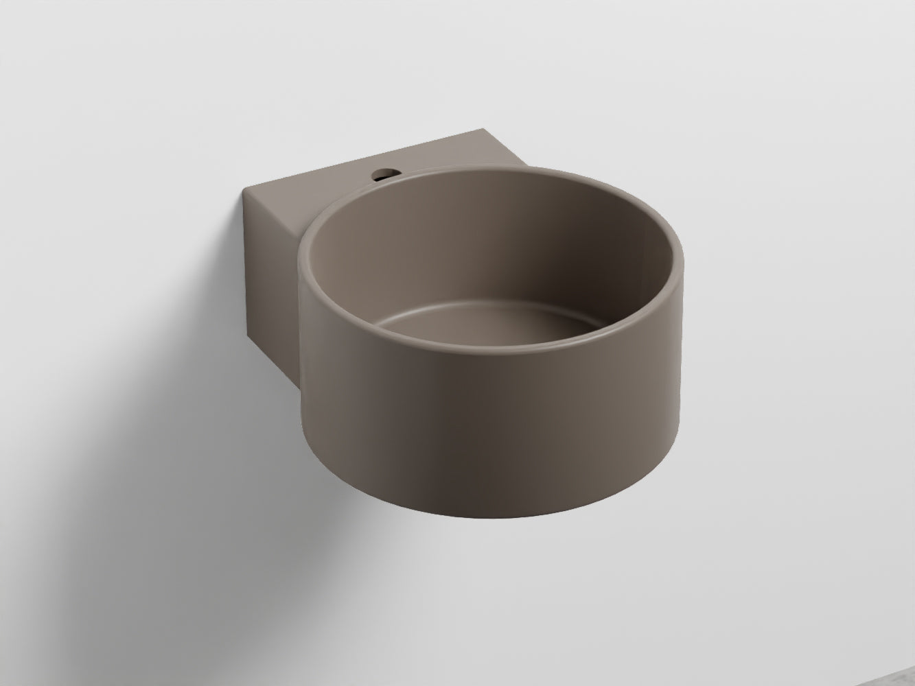 Cielo Sella Lavabo 40x48 Monoforo sospeso Senza Troppopieno Caffellatte in ceramica ambientato su piano bagno con accessori