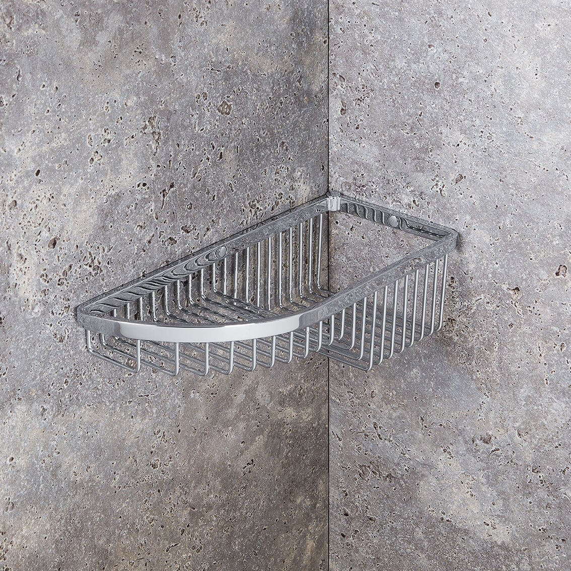 Colombo griglia angolare vasca doccia singola in ottone in cromato installato in bagno moderno con ante in vetro...