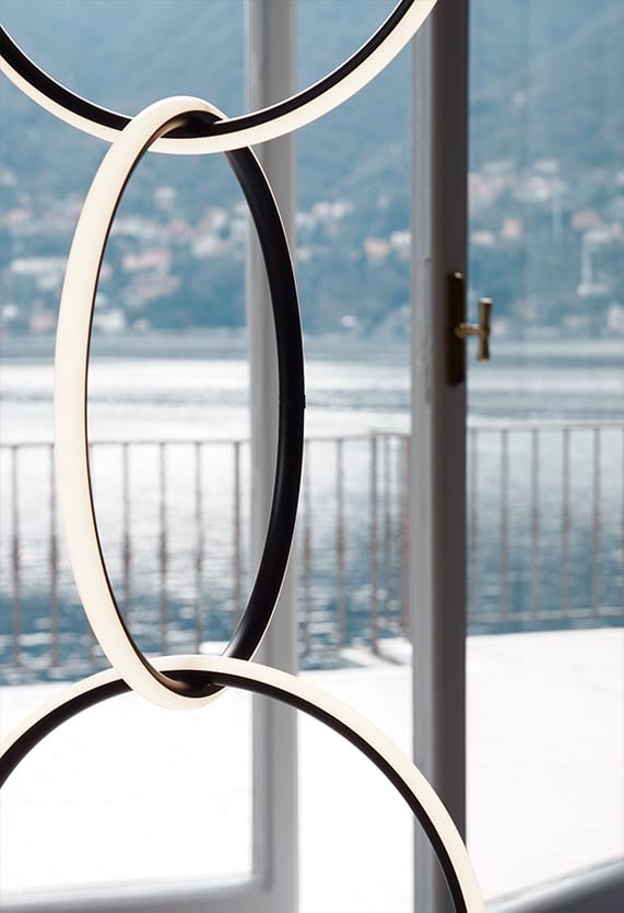 Flos Arrangements Round Medium Lampada a Sospensione Nero spenta, dettaglio del corpo lampada e dei materiali