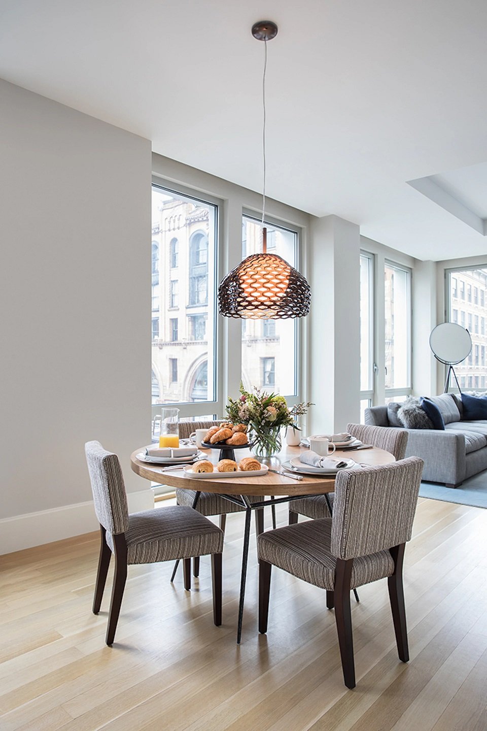 Flos Tatou Suspension 2 Lampada a sospensione Grigio Ocra spenta, dettaglio del corpo lampada e dei materiali