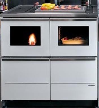 Cucina A Pellet ad acqua in Acciaio Bianco Palazzetti Bella, dettaglio del pannello comandi e della bocca di carico