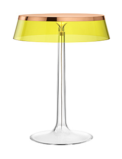 Flos Bon Jour Lampada Da Tavolo rame con corona gialla Giallo accesa in ambiente, design e diffusione della luce