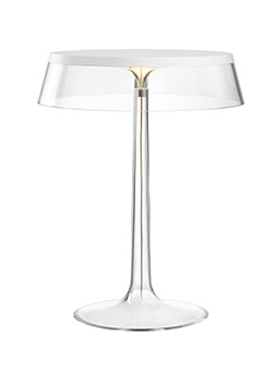 Flos Bon Jour Lampada Da Tavolo Bianca con corona in accesa in ambiente, design e diffusione della luce