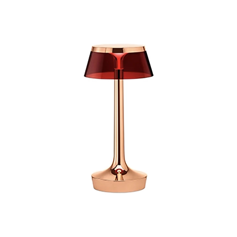 FLOS Bon Jour Unplugged Lampada da tavolo Ricaricabile rame accesa in ambiente, design e diffusione della luce