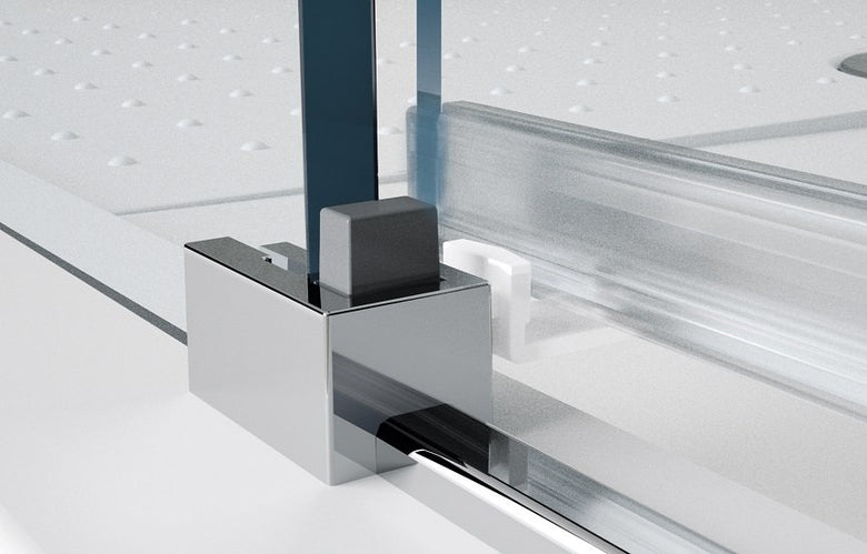 Novellini Opera Box doccia 140x80 uno scorrevole H 200 installato in bagno moderno con ante in vetro temperato
