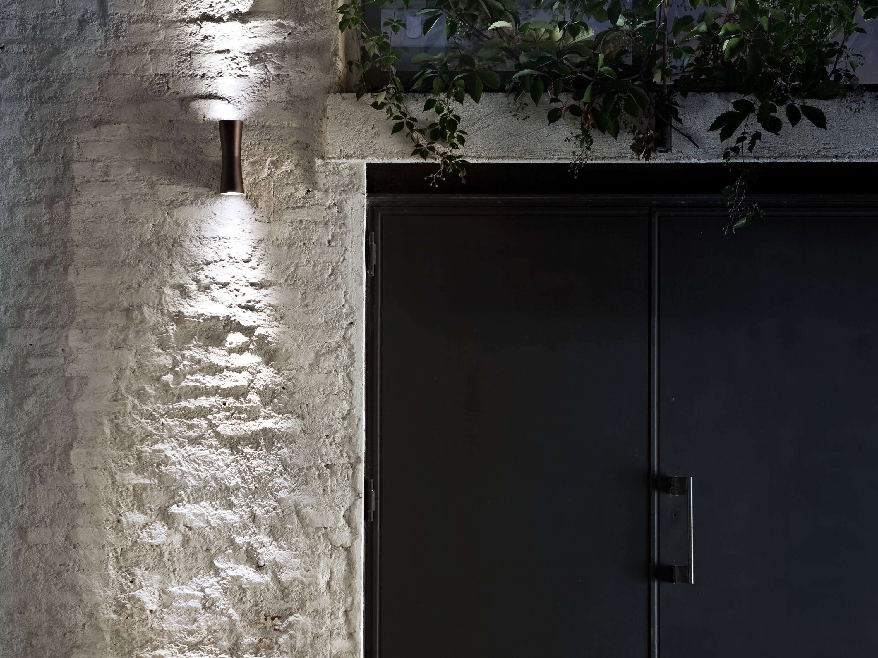 Flos Clessidra 40+40 Lampada a muro 601 lm Deep Brown, particolare del diffusore luminoso