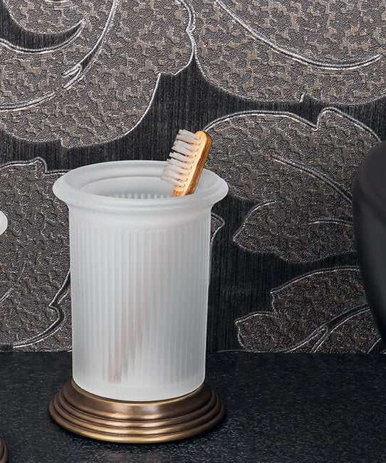 Colombo design Hermitage portaspazzolini in Vetro Acidato, dettaglio ravvicinato del materiale e dell'aggancio