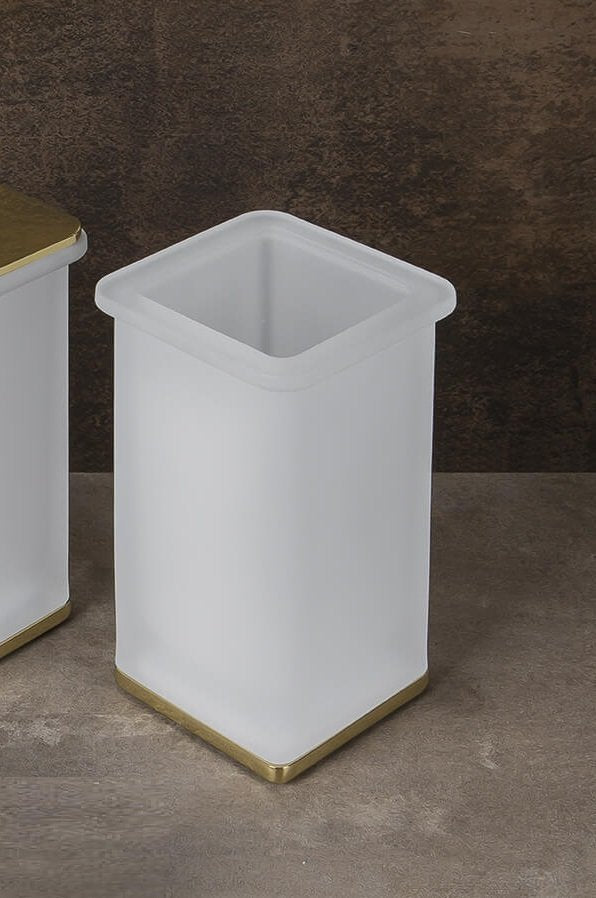 Colombo Lulu Bicchiere portaspazzolini da Appoggio in Vetro, dettaglio ravvicinato del materiale e dell'aggancio...