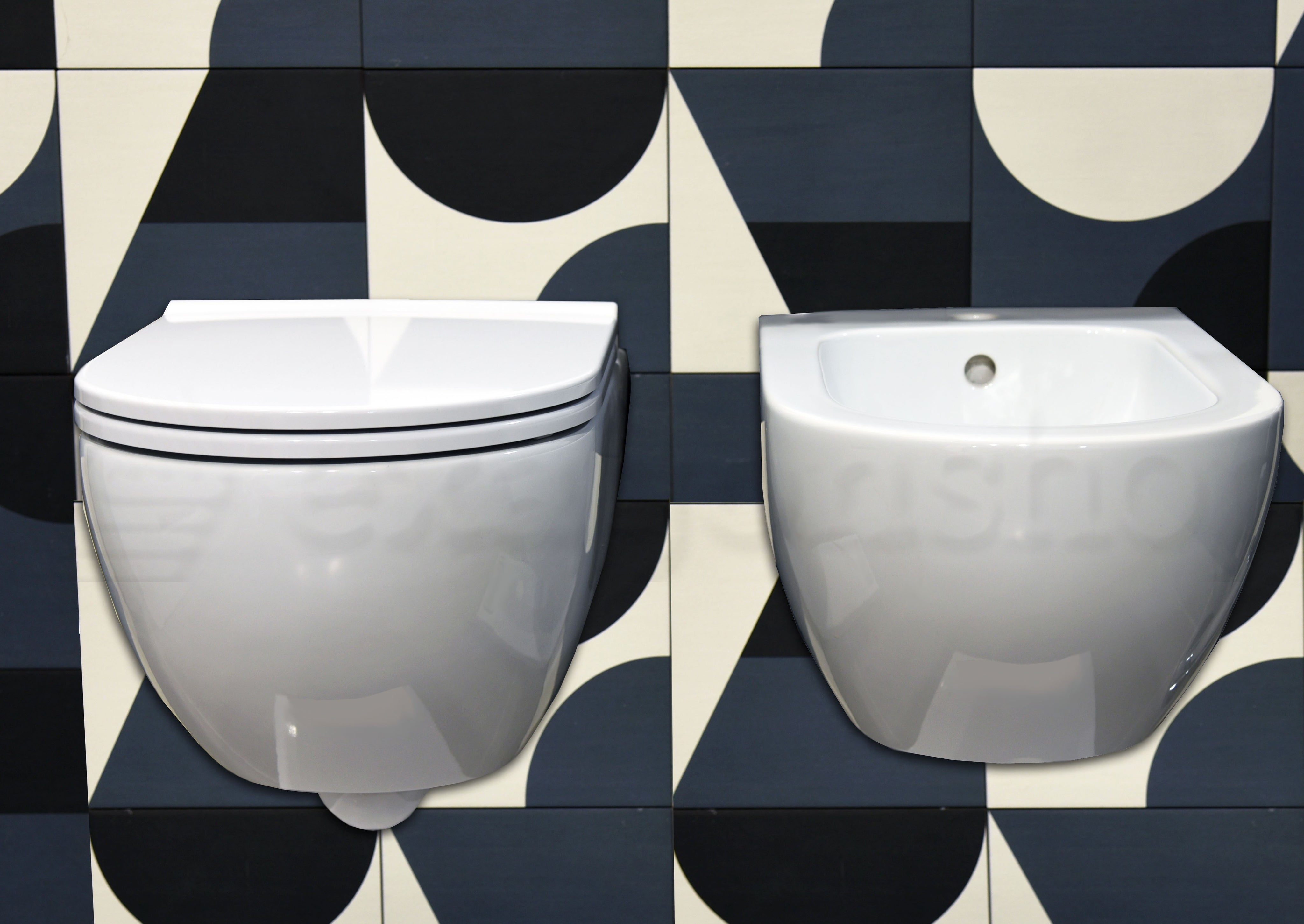 Cielo Enjoy Coppia Sanitari Sospesi a filoparete Bidet e, vista laterale del profilo e della forma