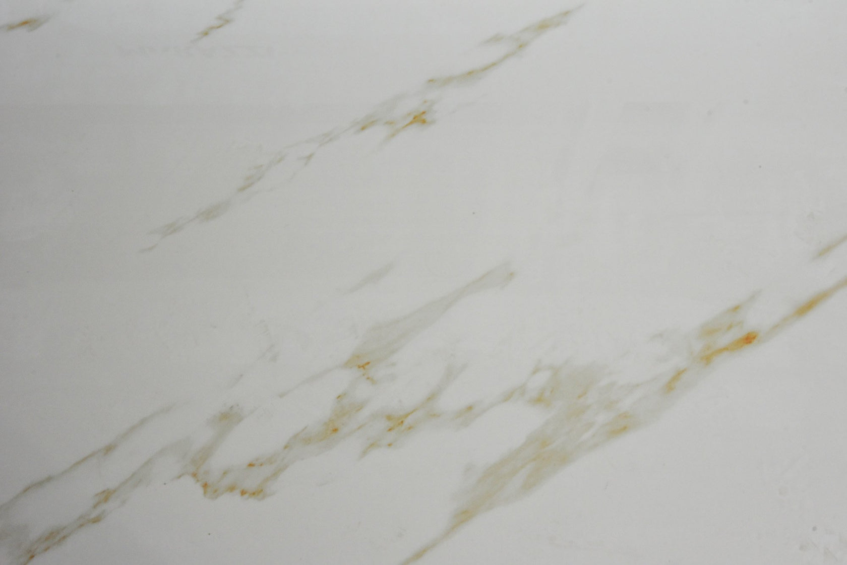 La Fenice Calacatta rivestimento 80x80 per interni prima in pietra naturale e lucido, superficie e texture ravvicinata...