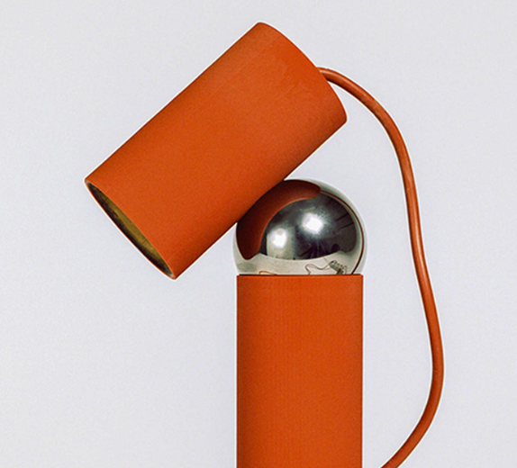 Flos Bilboquet tomato lampada da tavolo direzionabile a Rosso, vista del design e della finitura