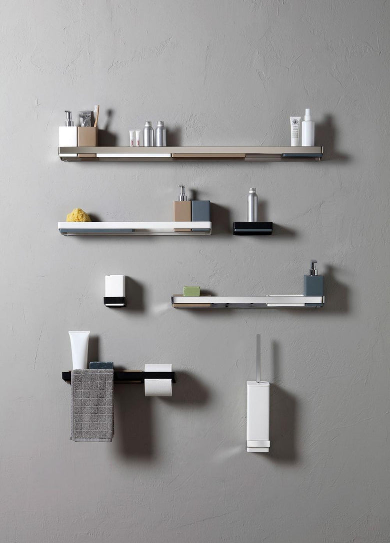 Bertocci Fly supporto a muro per portascopino nero opaco NERO Matt, dettaglio ravvicinato del materiale e dell'aggancio
