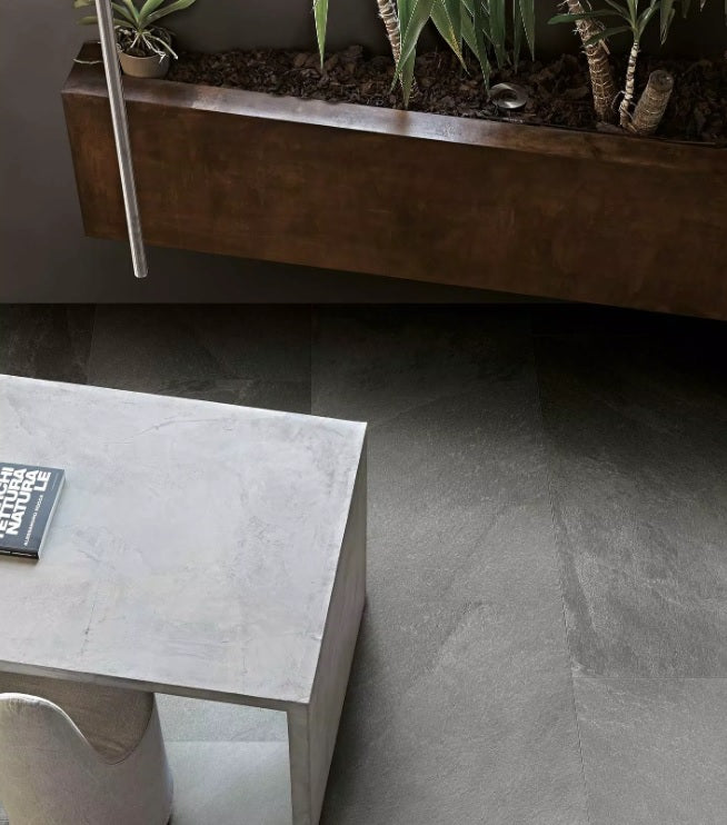 Cerim Natural Stone Pavimento Rivestimento Da Esterno 30x60 posata in ambiente arredato, dettaglio della venatura