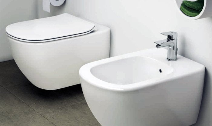 Ideal standard Tesi Aquablade Coppia sanitari Vaso e Bidet, vista laterale del profilo e della forma