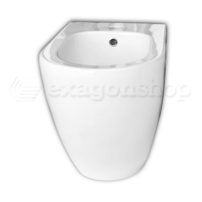 Bidet filo muro a Pavimento in ceramica Bianco lucido Gessi ambientato su piano bagno con accessori - Emporio Gessi