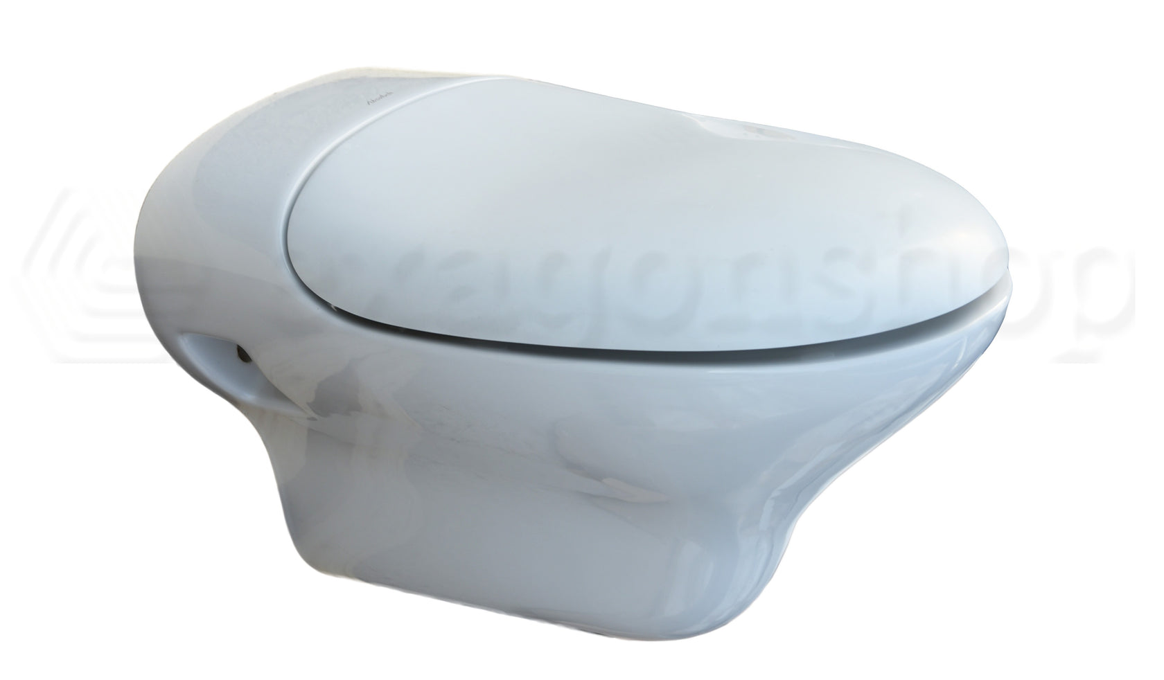 Ideal Standard Absolute Belvedere Vaso Sospeso senza sedile ambientato su piano bagno con accessori