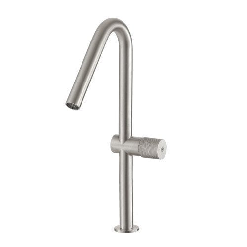 Treemme 22mm miscelatore lavabo alto monocomando canna ad Acciaio in satinato ambientato su piano bagno con accessori...