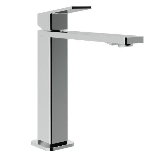 Treemme Pa36 Miscelatore lavabo monocomando 164mm cromo Cromo Lucido ambientato su piano bagno con accessori...