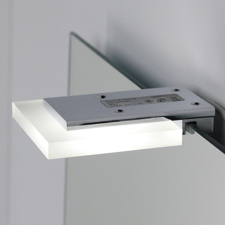 Koh-i-noor 7905 lampada led applique quadra per specchio spenta, dettaglio del corpo lampada e dei materiali - Koh I Noor