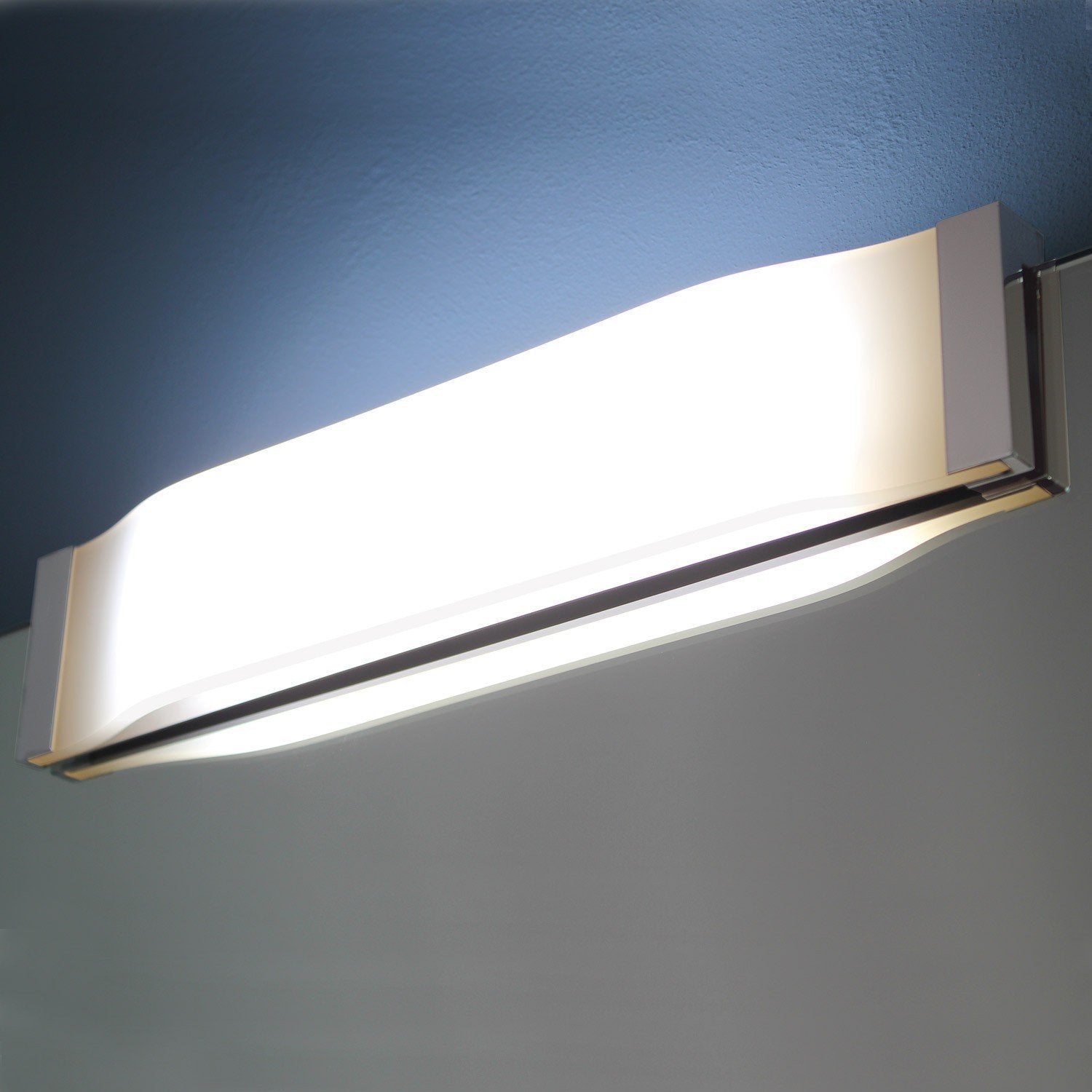 Koh-I-Noor Onda Lampada Per Specchio In Acrilico Satinaro E Cromo Lucido, particolare del diffusore luminoso - Koh I Noor