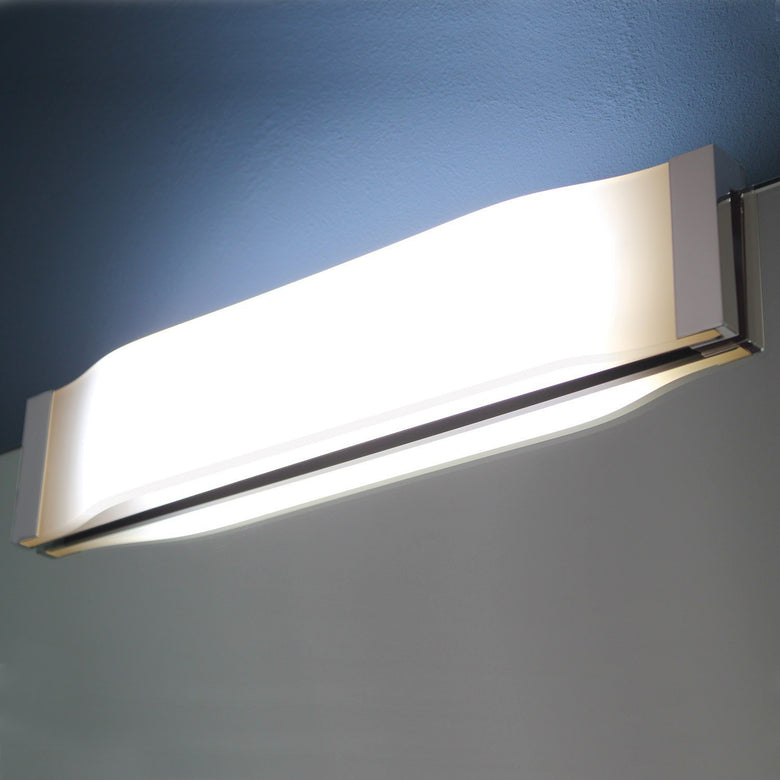 Koh-I-Noor Onda Lampada Per Specchio In Acrilico Satinaro E Cromo Lucido, particolare del diffusore luminoso - Koh I Noor