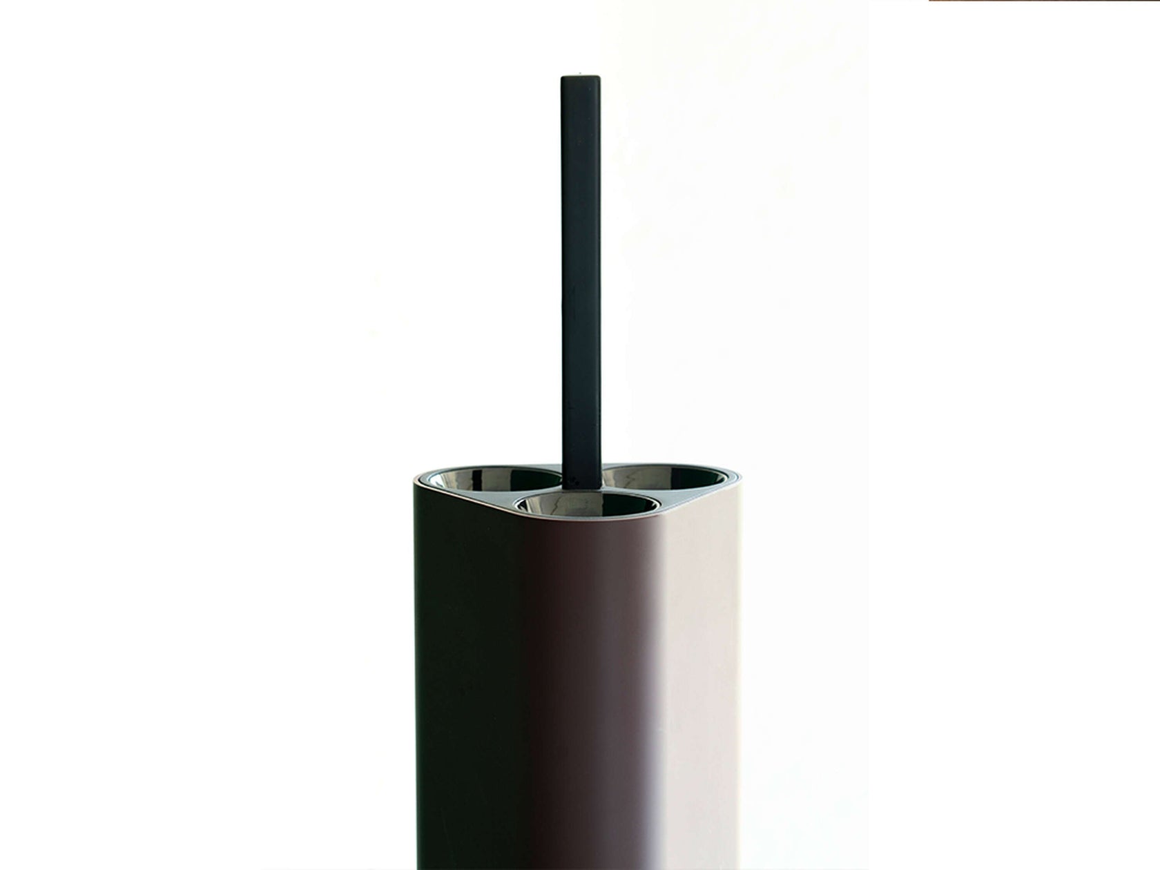 Flos Emi Table Lampada da tavolo 2700K touch dimming deep accesa in ambiente, design e diffusione della luce