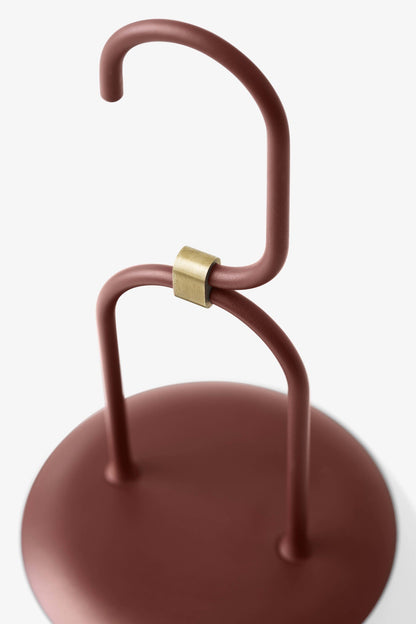 Lampada portatile da interno esterno in vetro opalino e ottone marrone &Tradition LUCCA SC51