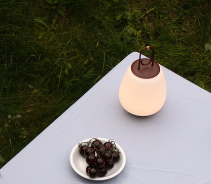 Lampada portatile da interno esterno in vetro opalino e ottone marrone &Tradition LUCCA SC51