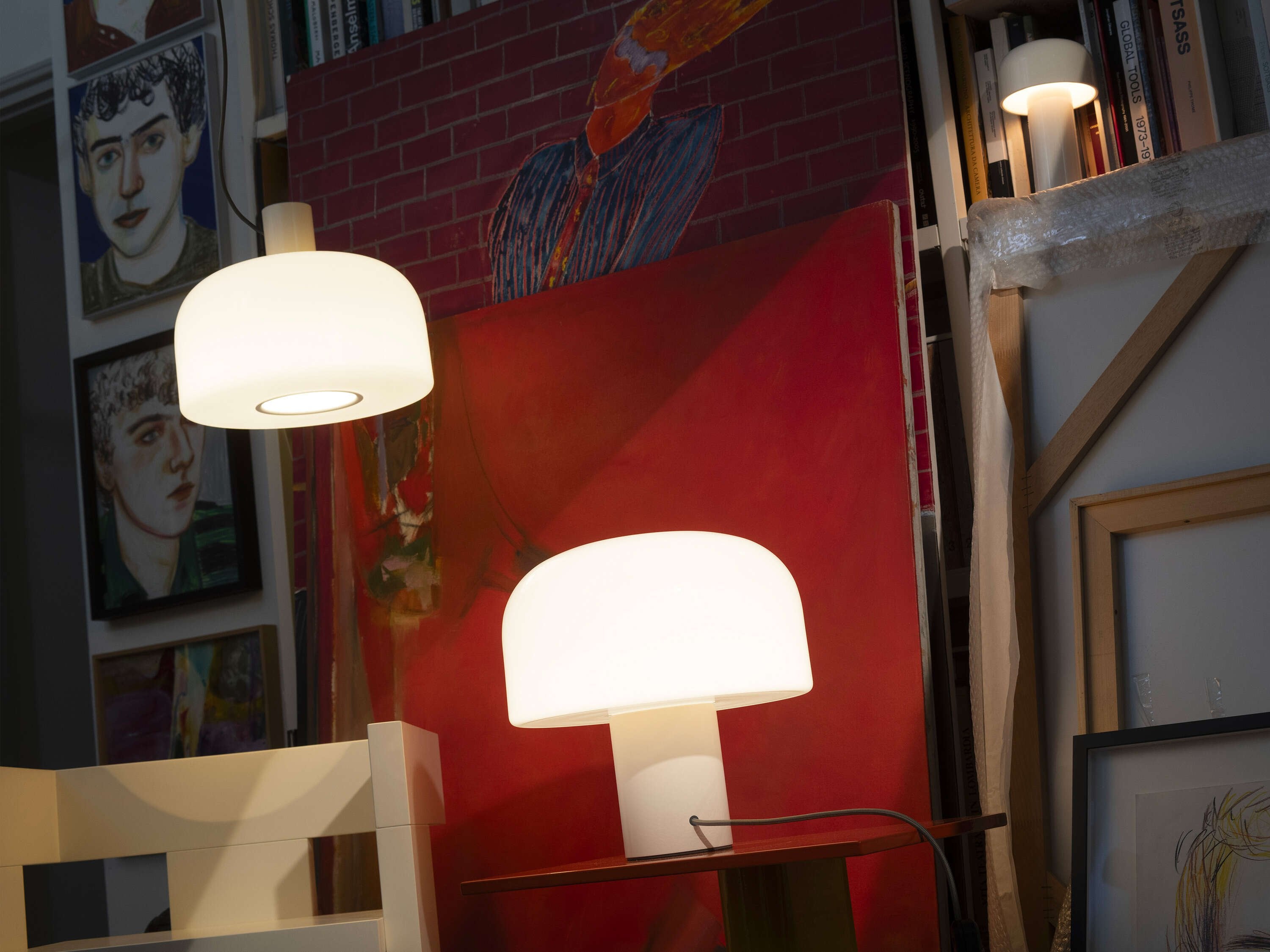 Flos Bellhop Glass S2 Lampada 45 cm sospesa Bianco, particolare del diffusore luminoso