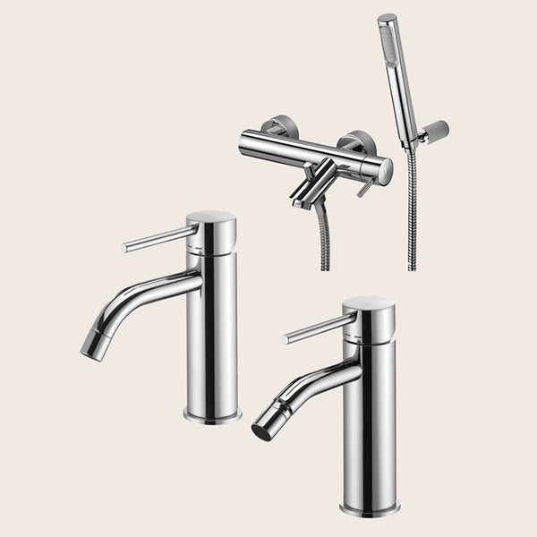 Paffoni Light Miscelatore Lavabo Bidet E Vasca Cromo in acciaio inox e ottone ambientato su piano bagno con accessori