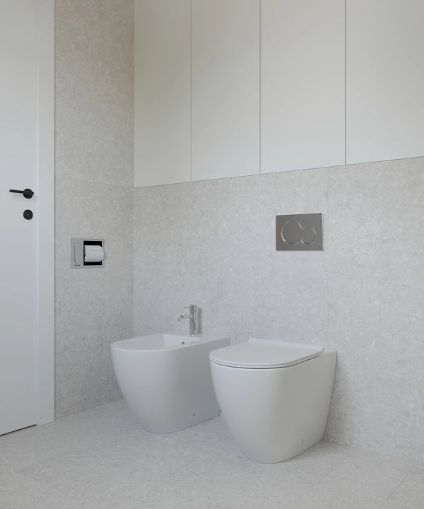 Sanitari filomuro ceramica vaso e bidet con sedile chiusura rallentata Linea Zeta