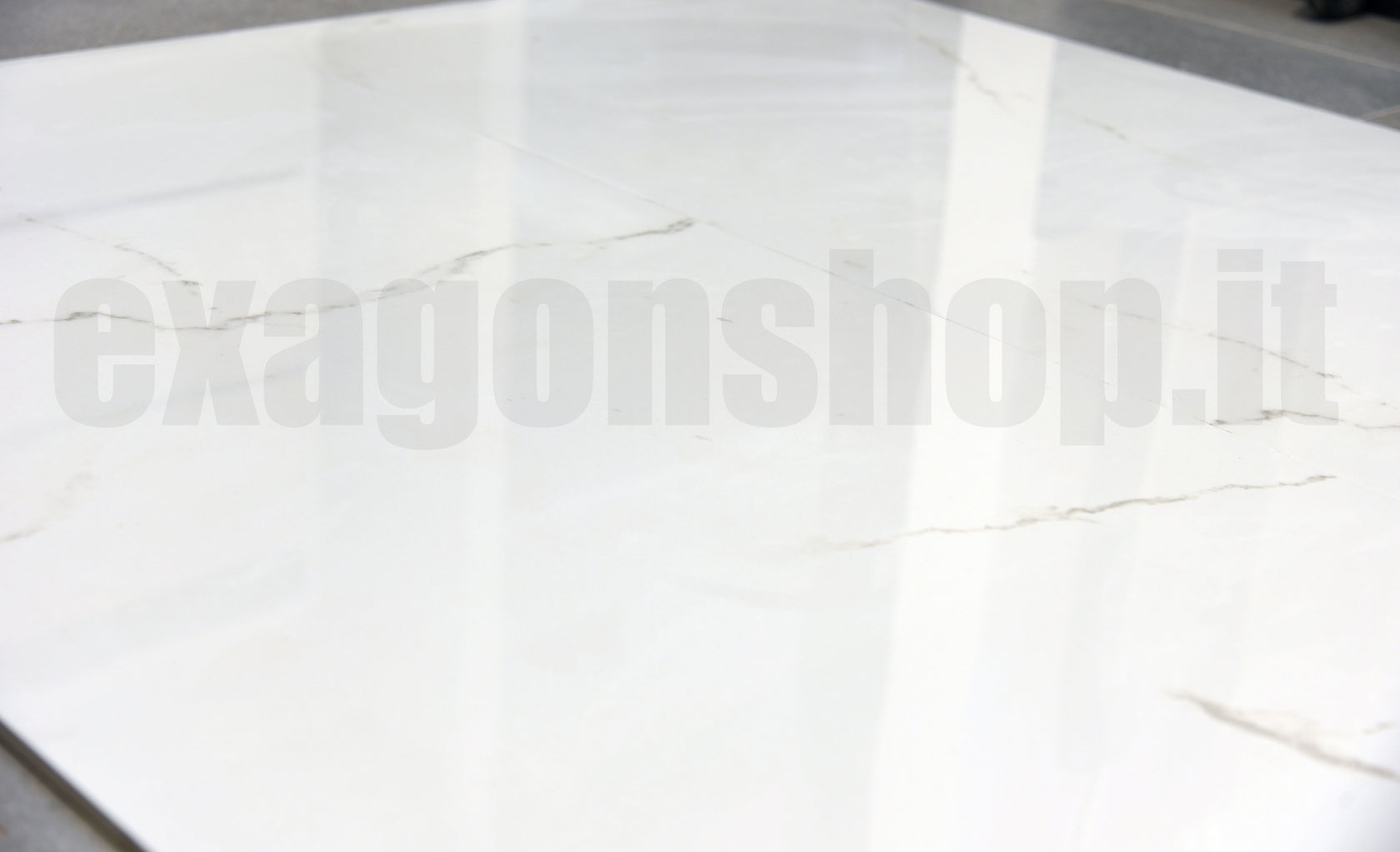 La Fenice Marble 60x120 Pavimento Rivestimento Rettificato, dettaglio ravvicinato della finitura e delle fughe - La...