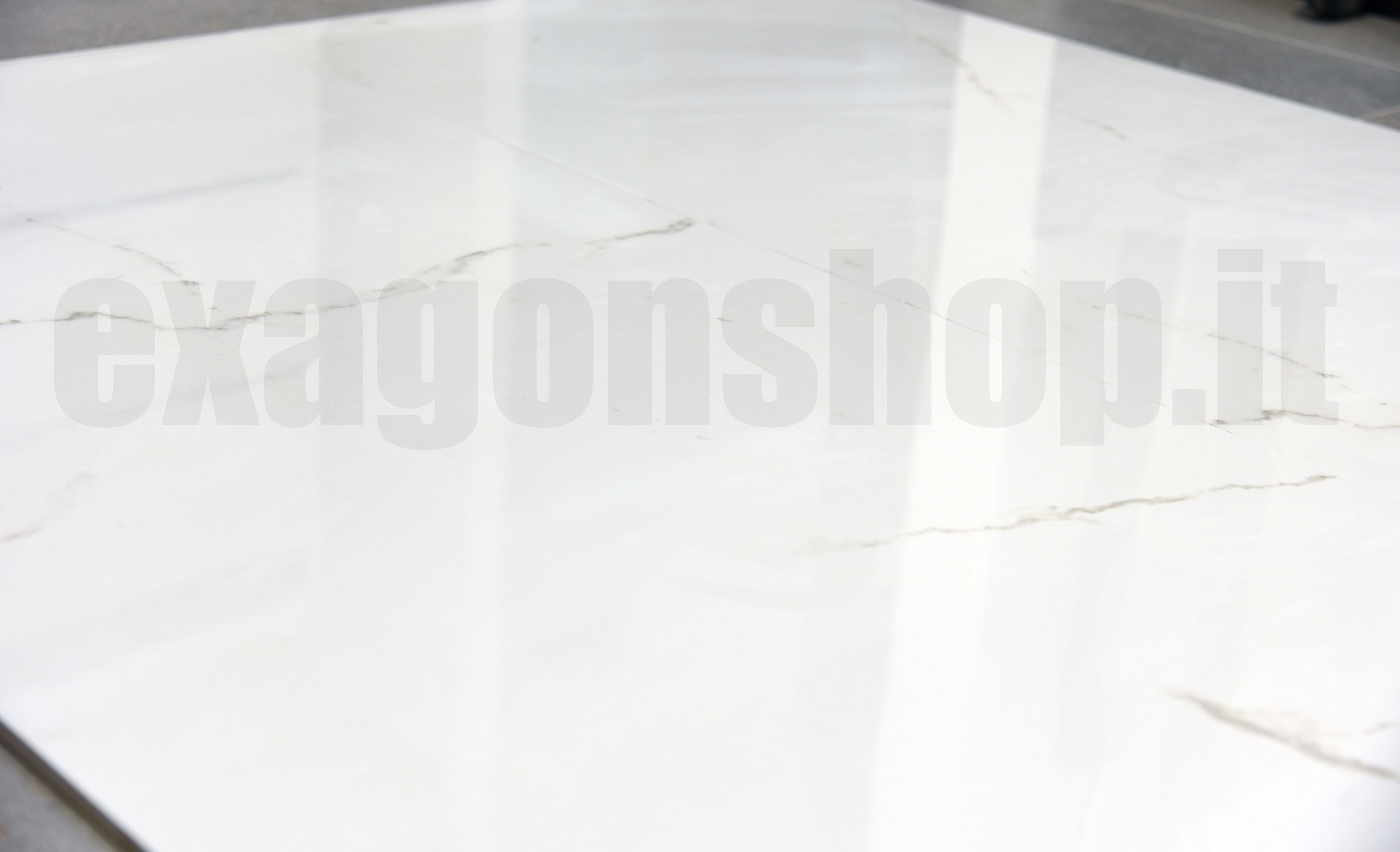 La Fenice Marble 60x120 Pavimento Rivestimento Rettificato, dettaglio ravvicinato della finitura e delle fughe - La...