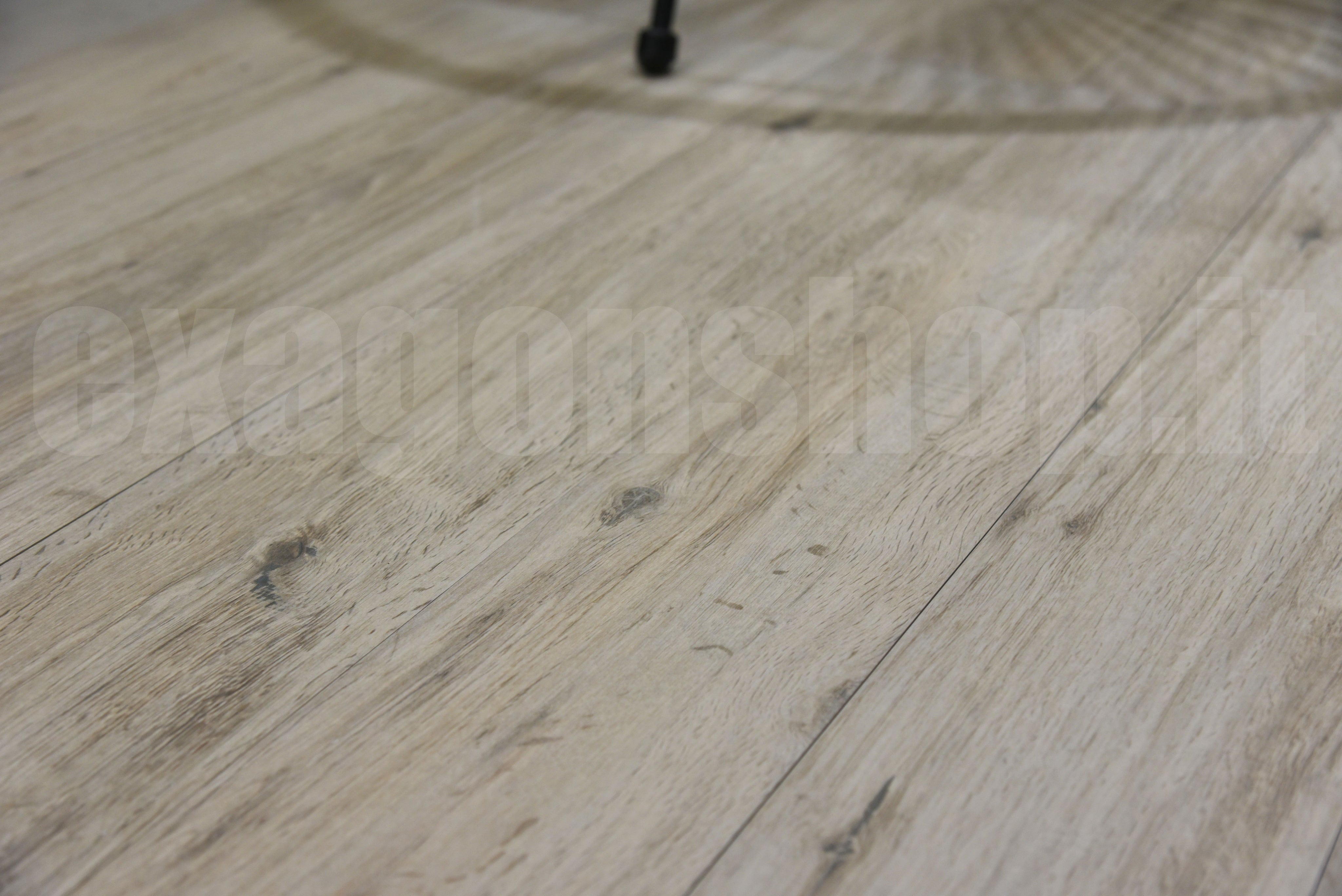 Pavimento 145x90 Effetto Legno rettificato Prima Scelta In in ambientazione completa, vista d'insieme della stanza