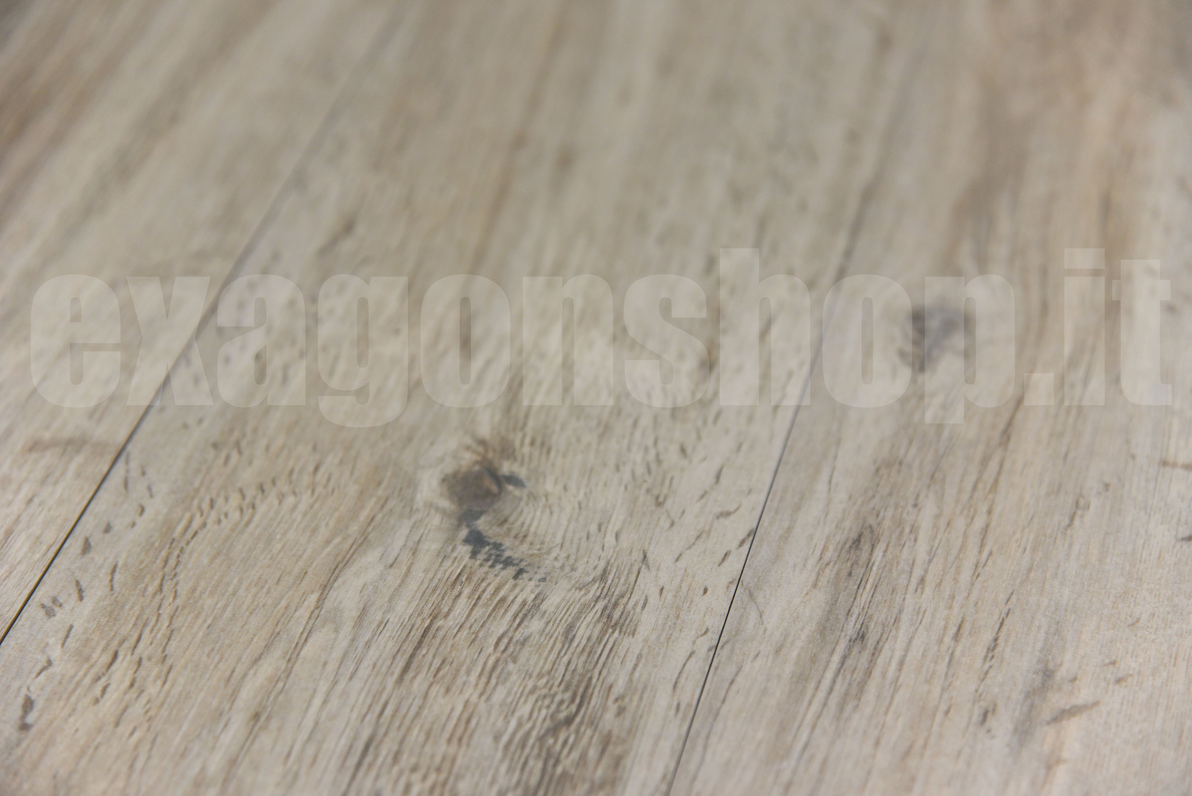 Pavimento 145x90 Effetto Legno rettificato Prima Scelta In, dettaglio ravvicinato della finitura e delle fughe