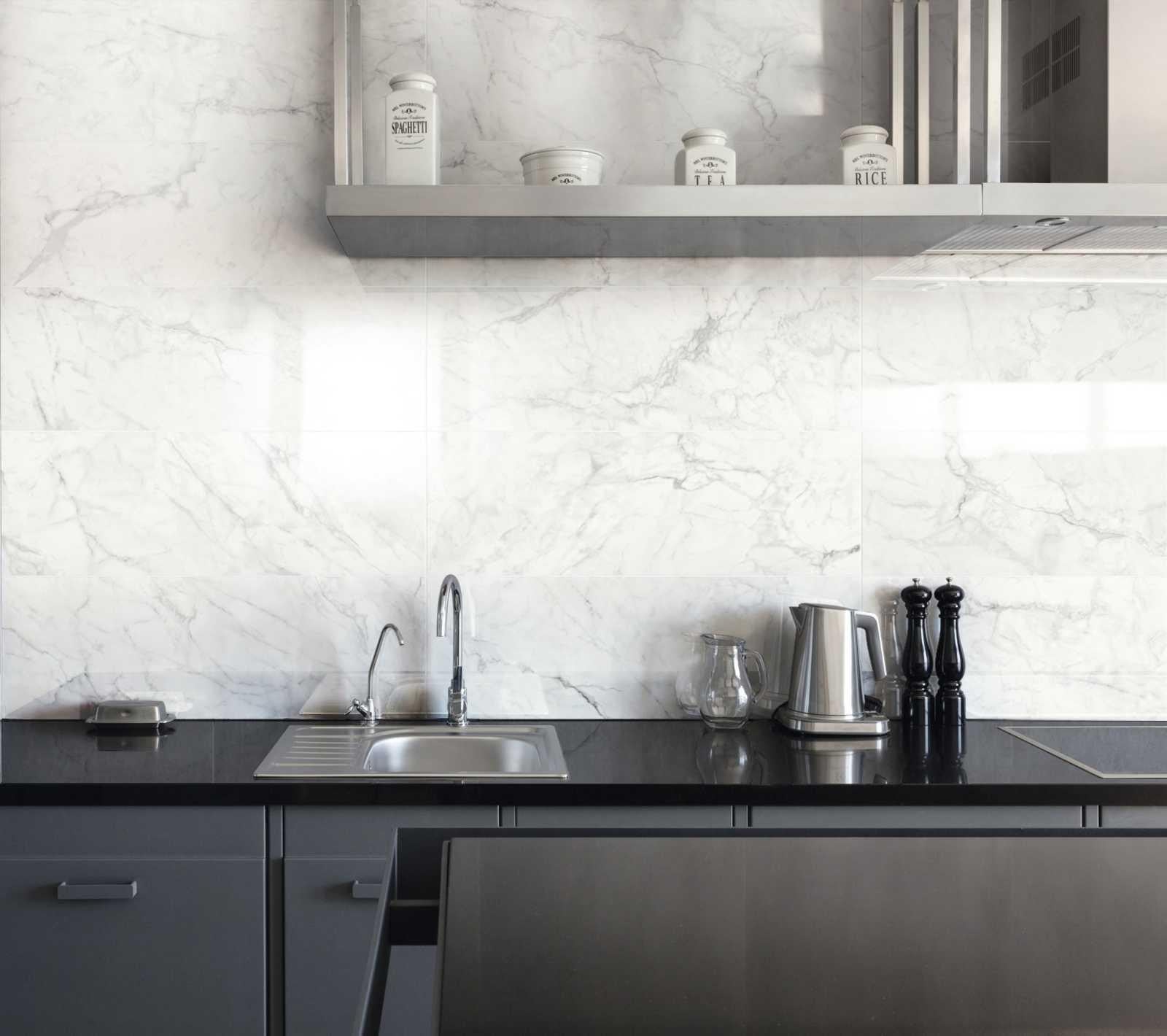 Ragno Imperiale Rivestimento Cm 58x58 Rettificato Venato posata in ambiente arredato, dettaglio della venatura
