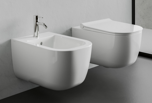 Dolomite Coppia sanitari sospesi Mirto sedile rallentato, vista frontale su sfondo bianco - Ceramica Dolomite