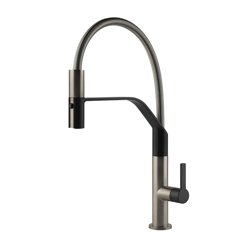 Miscelatore lavello cucina semi pro orientabile con installato su lavello, vista della bocca e della leva
