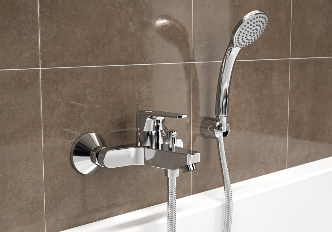 Ideal Standard Cerafine Miscelatore monocomando esterno con Cromo Lucido visto dall'alto con superficie e piletta di scarico