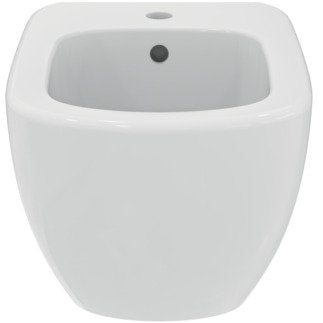 Ideal Standard Coppia sanitari sospesi vaso rimless e bidet ambientato su piano bagno con accessori