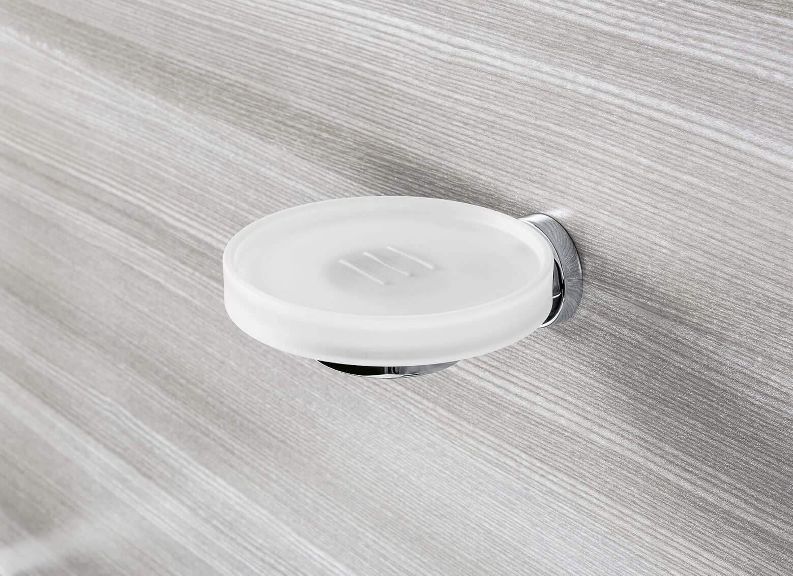 Colombo Nordic Porta Sapone a Parete in Vetro Acidato in naturale montato a parete, vista del design e della finitura...