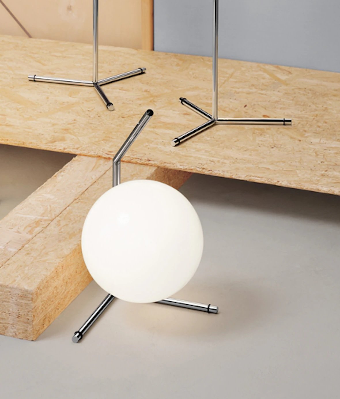Flos IC Lights Table 1 Low Lampada da tavolo cromo spenta, dettaglio del corpo lampada e dei materiali