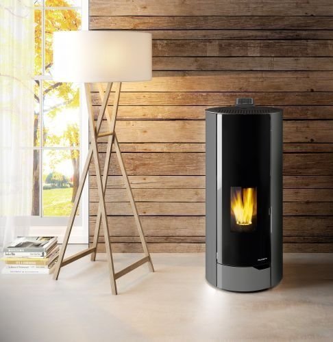 Palazzetti Nina 8 Stufa A Pellet Ecofire ad Aria con porta, vista laterale che mostra profilo e dimensioni