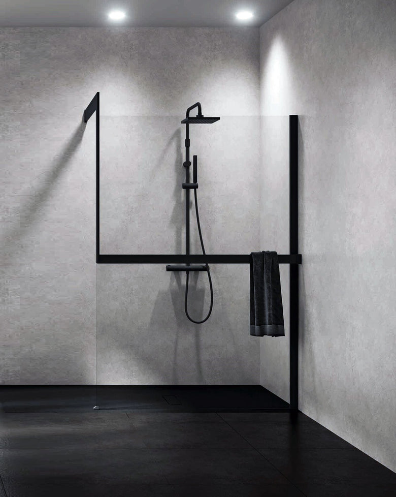 Novellini Kuandra H Parete doccia 117 a 120 cm H 200 nero in bagno completo, vista d'insieme dell'ambiente