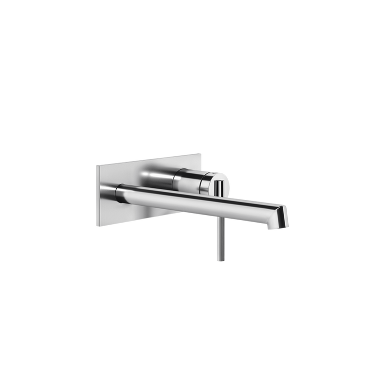 Gessi Ingranaggio Parte esterna miscelatore lavabo a parete Cromo Lucido ambientato su piano bagno con accessori