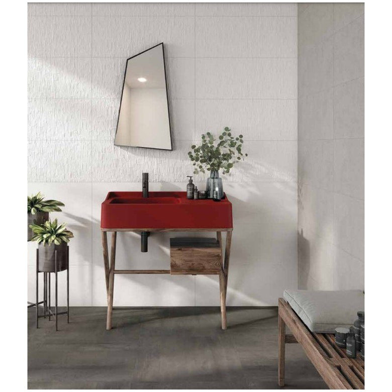 Pavimento 60x60 in gres fine porcellanato rettificato Alluminio posata in ambiente arredato, dettaglio della venatura