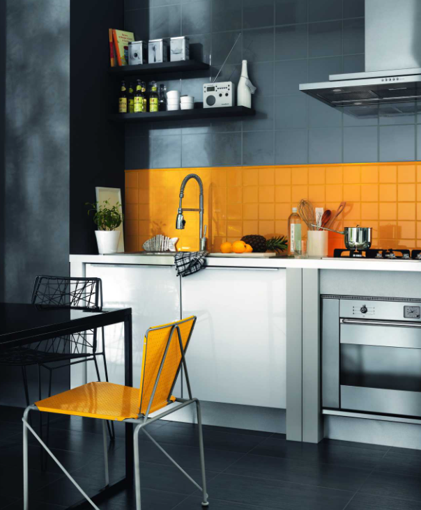 Pavimento e rivestimento 20x20 monoporosa 7,2 mm giallo, superficie e texture ravvicinata del gres
