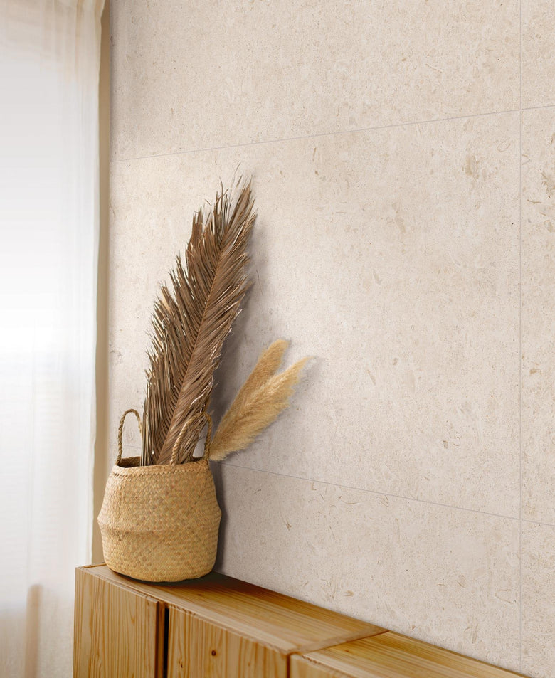 Pavimento rivestimento 60x60 sp.8,5 mm in gres porcellanato Blanc Strutturato, superficie e texture ravvicinata del gres