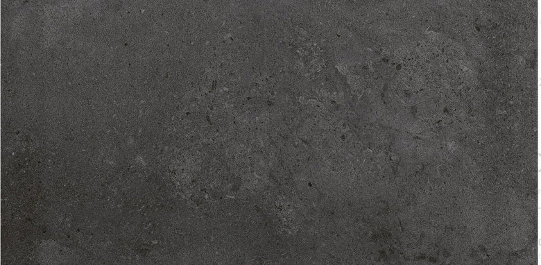 Pavimento Rivestimento 60x120 effetto pietra Dark Highstone in ceramica, superficie e texture ravvicinata del gres