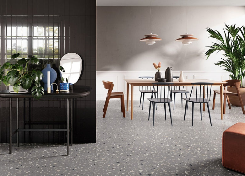 Pavimento rivestimento 60x60 in gres Grey Ceramica Sant in ambientazione completa, vista d'insieme della stanza